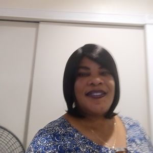 Meet your Posher, Maxine